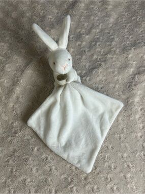 Doudou et Compagnie White Bunny Rabbit Holding Lovey Security Blanket Plush